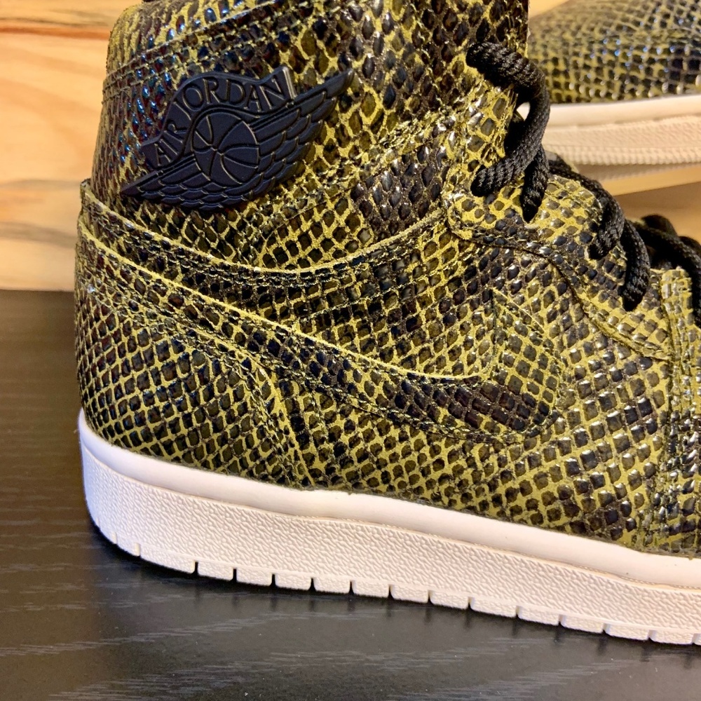 New Nike Air Jordan 1 Retro High Snakeskin - Picture 4 of 8